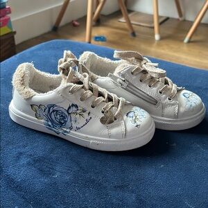 Monnalisa Kids White and Blue Floral Sneakers